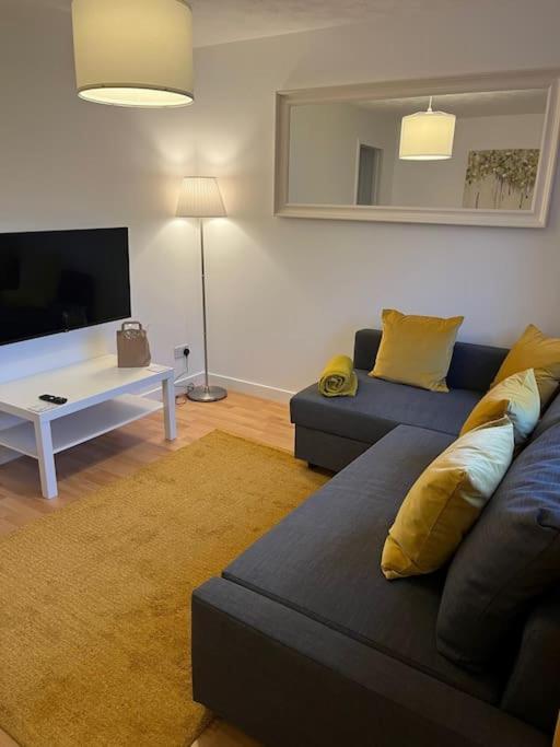 Glenbervie - Beautifully Refurbished, Self-Contained Apartment Dunfermline Eksteriør bilde